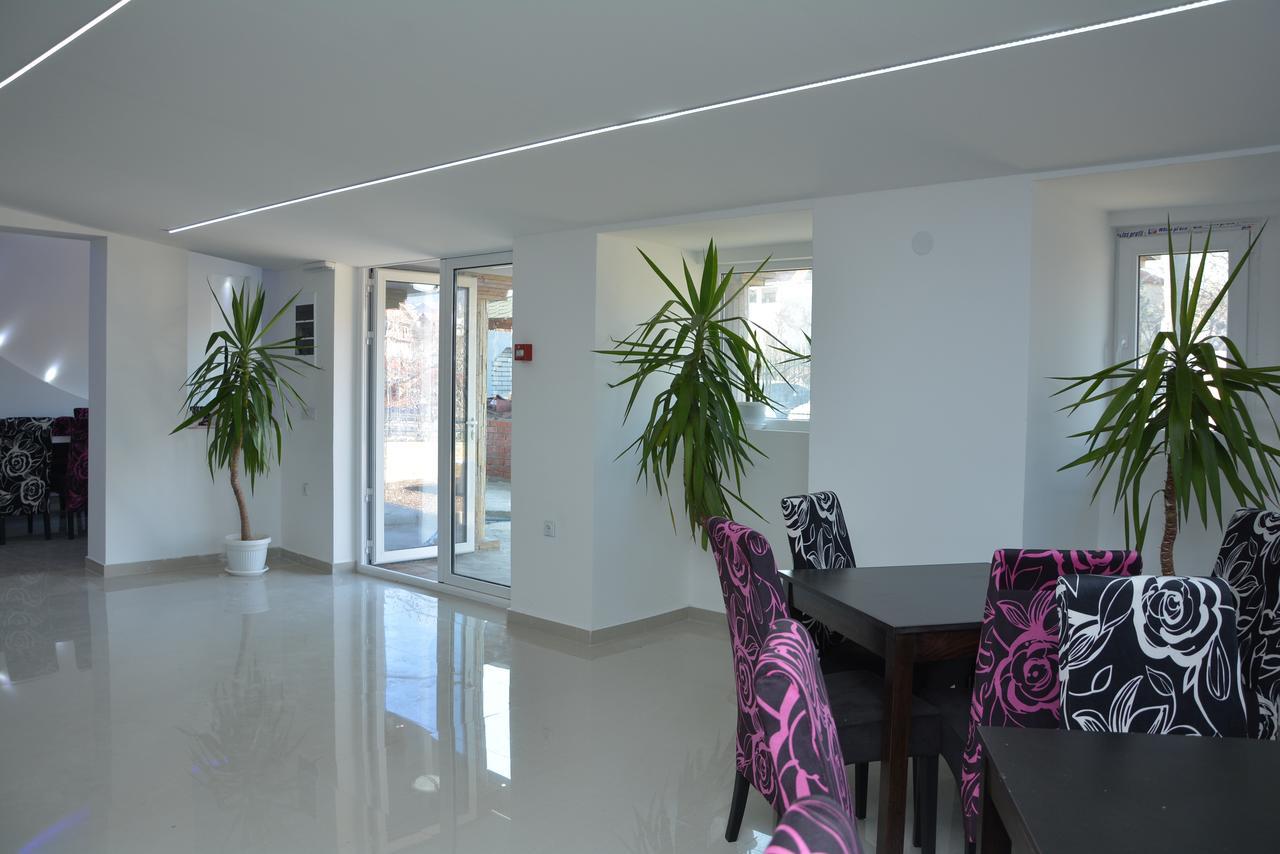 Prenociste Bojan 017 Bed & Breakfast Vranje Exterior photo