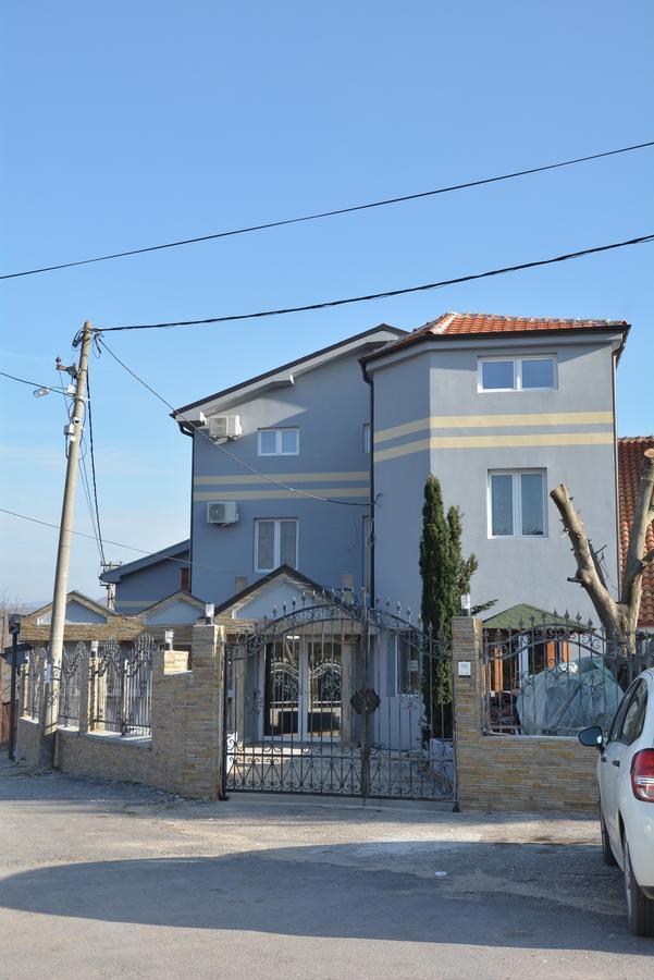 Prenociste Bojan 017 Bed & Breakfast Vranje Exterior photo