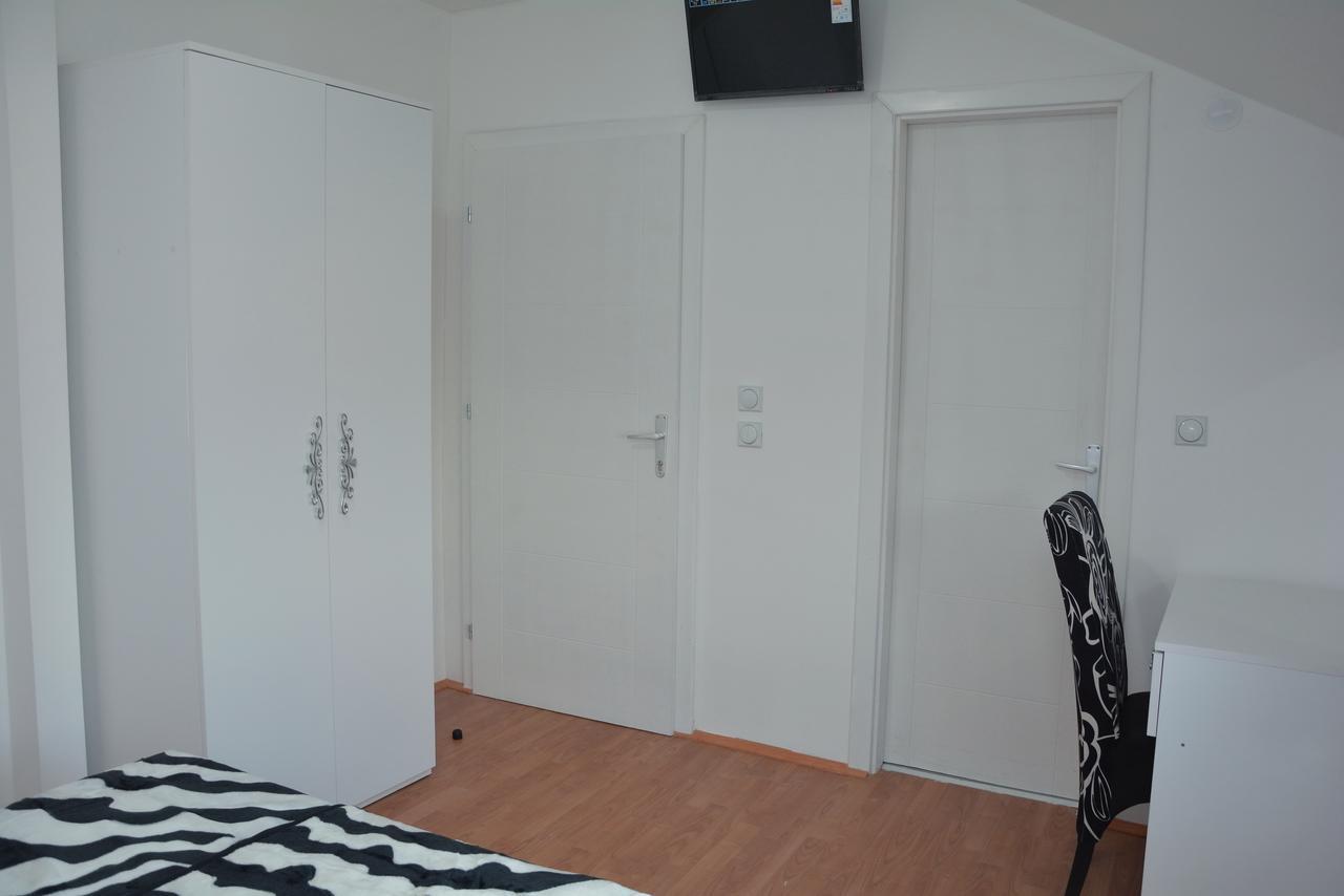 Prenociste Bojan 017 Bed & Breakfast Vranje Exterior photo