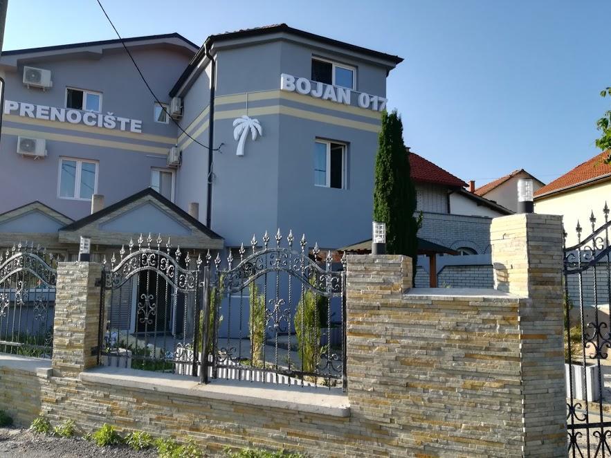 Prenociste Bojan 017 Bed & Breakfast Vranje Exterior photo