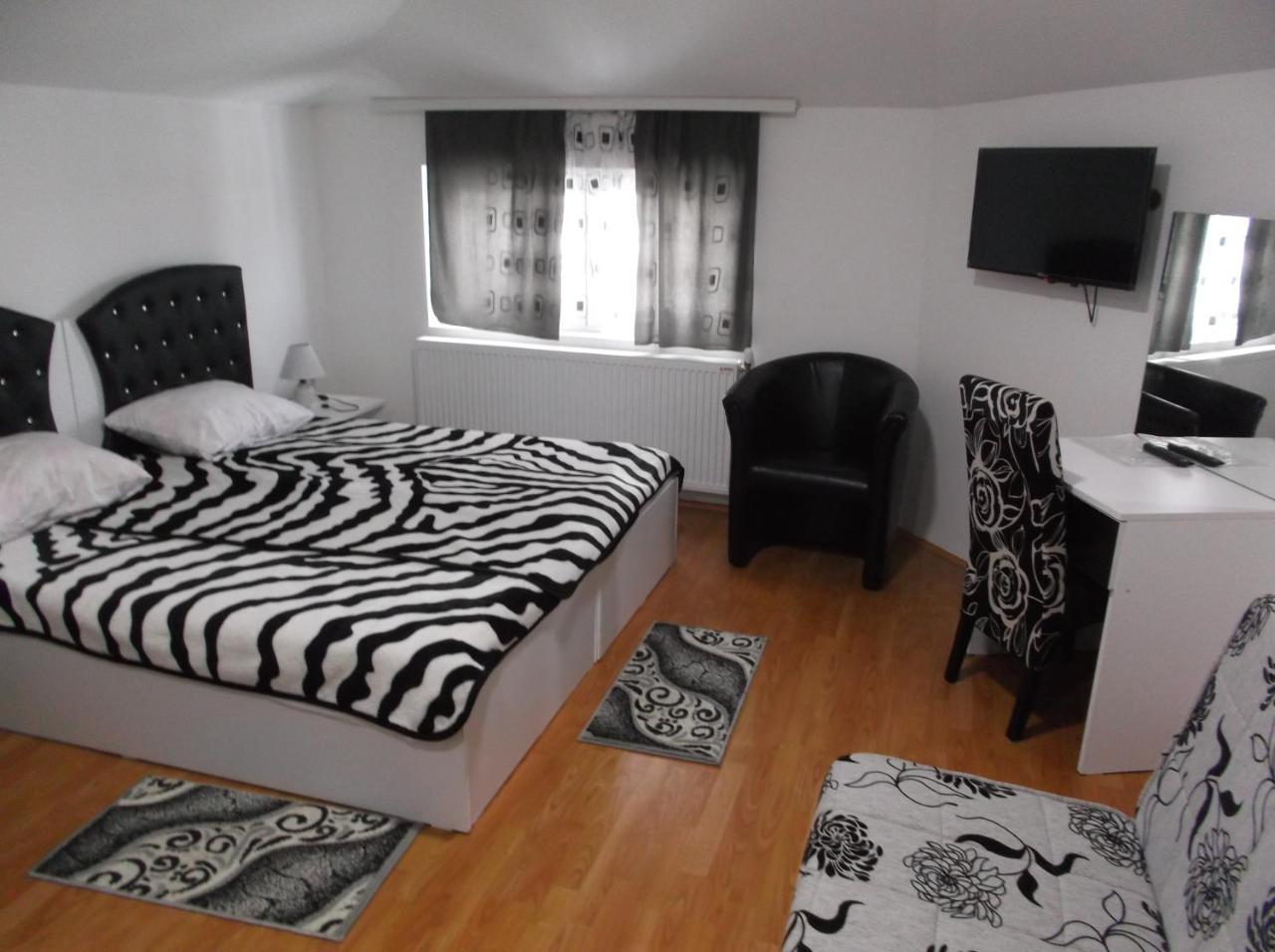 Prenociste Bojan 017 Bed & Breakfast Vranje Exterior photo