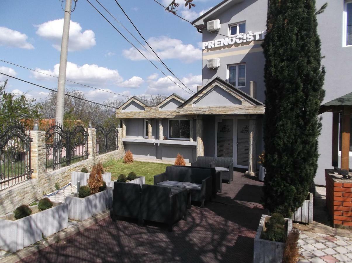 Prenociste Bojan 017 Bed & Breakfast Vranje Exterior photo